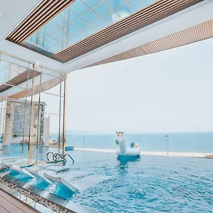 https://la-vague-hotel.nhatrangbesthotels.com